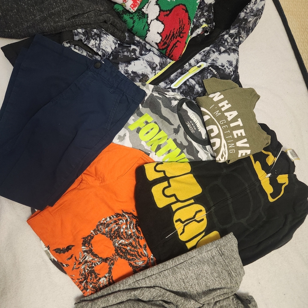 HUGE LOT!!! Youth Medium